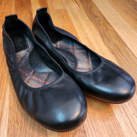 Born black leather flats - Picture 1 of 3